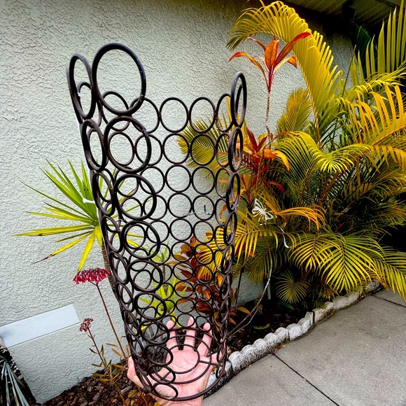 Vintage  🌸 Plant/Flower Designer Wrought Iron - Picture 3 of 6